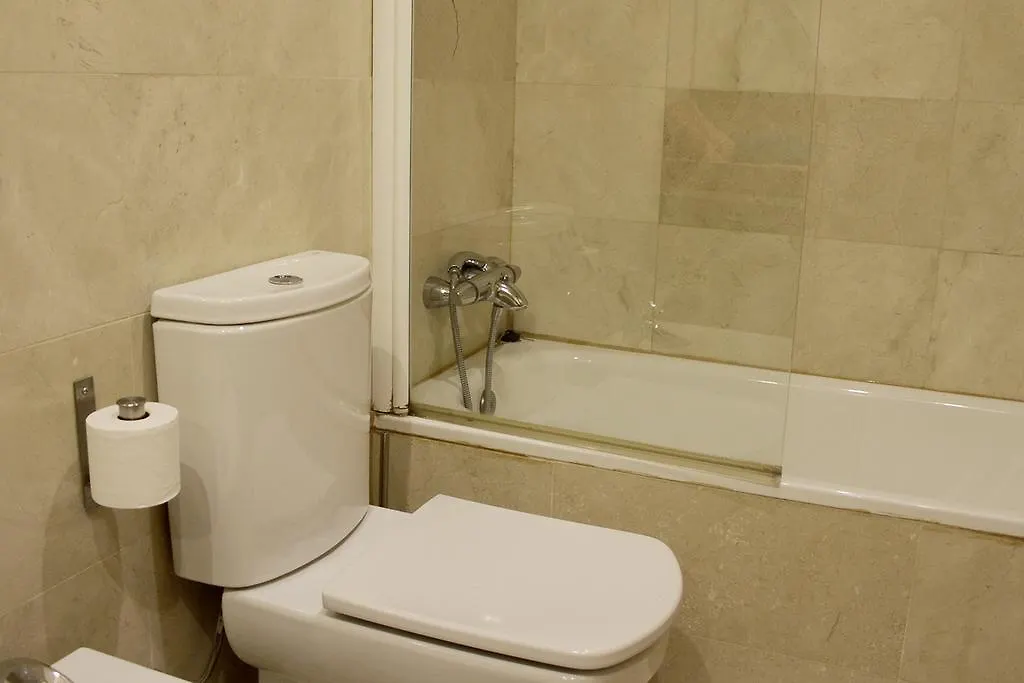 ברצלונה Apartment Familiar 0*,